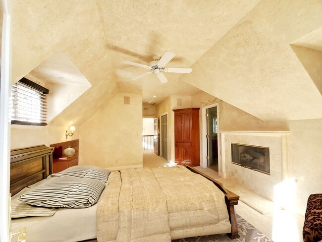Building Photo - Elegant Woodside Tudor Home