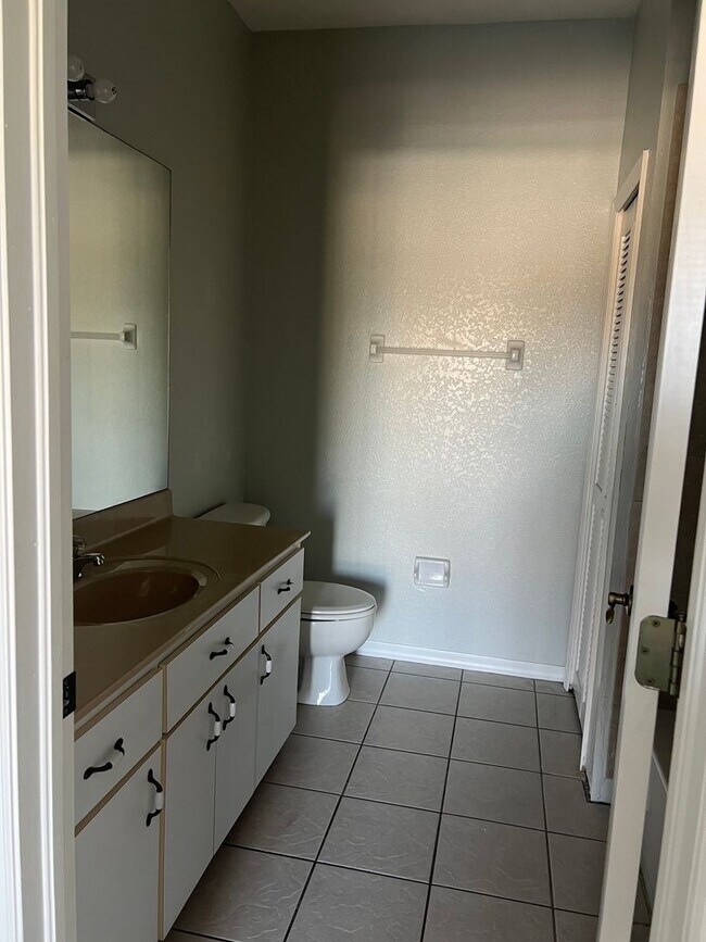 Building Photo - Villa Congress