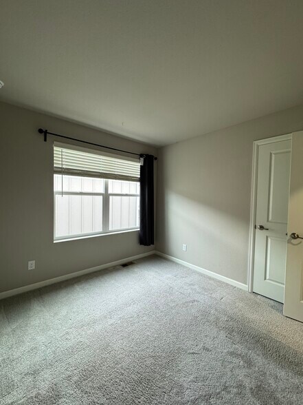 Building Photo - 775 Great Plains Ave