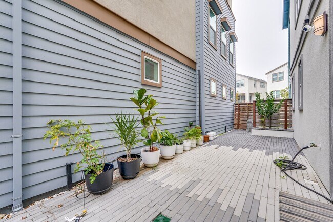 Building Photo - 2248 Solace Loop