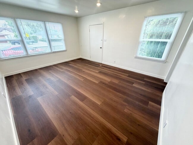 Building Photo - 3109 Walnut Grove Ave