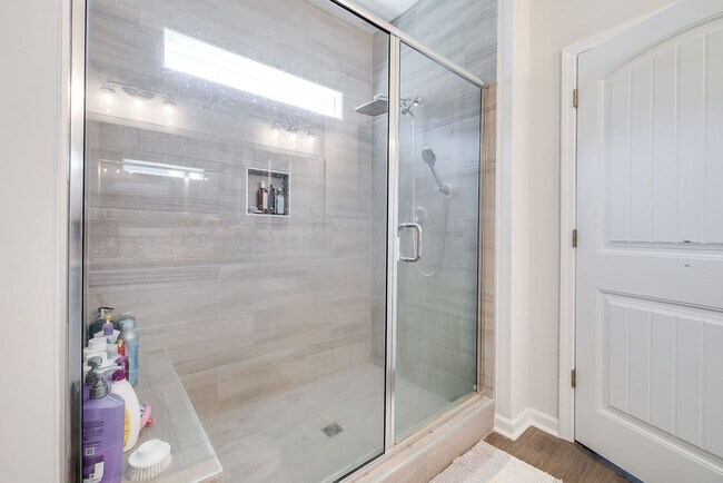 Building Photo - Luxury Meets Simplicity in This One-Story ...