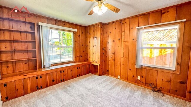 Building Photo - 1385 Ranchita Dr