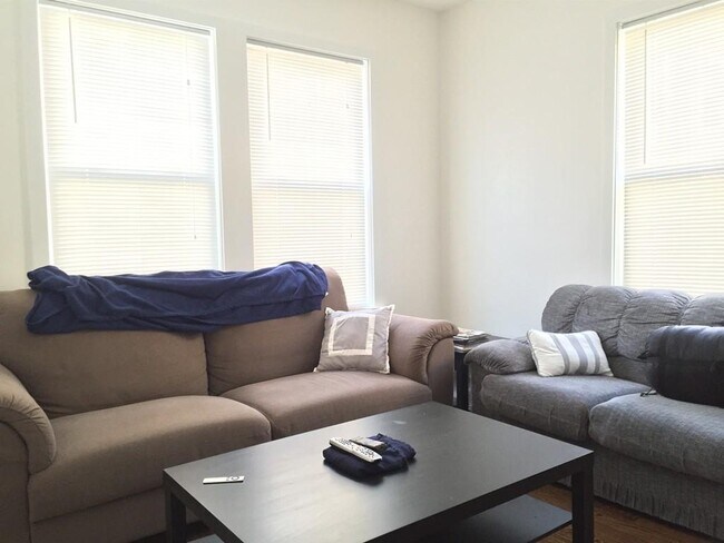 Building Photo - 19 Marney St