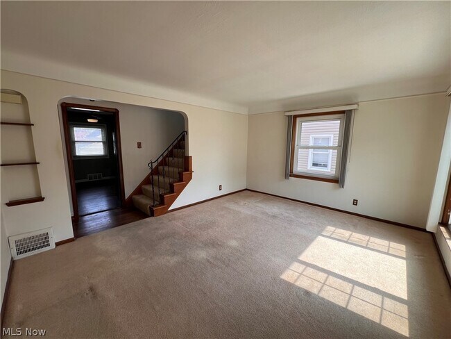 Building Photo - 3006 Torrington Ave