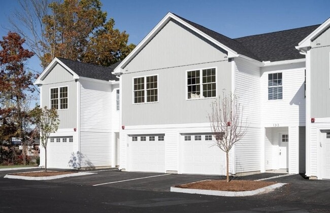 Building Photo - 15 Suffolk Rd