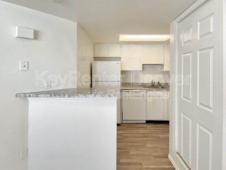 Building Photo - 17053 E Tennessee Dr