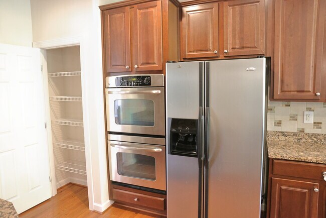 Kitchen 3 - 18 Sharpstead Ln