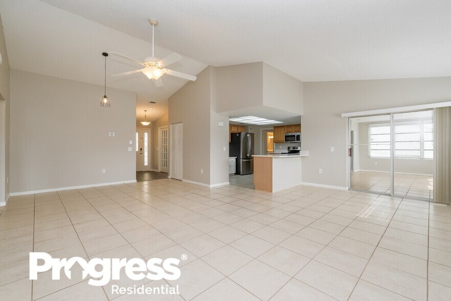 Building Photo - 7618 Summertree Ln