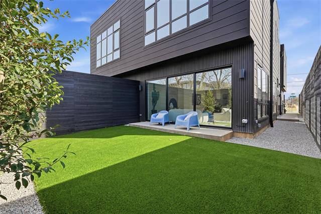 Building Photo - 6801 Tyree St