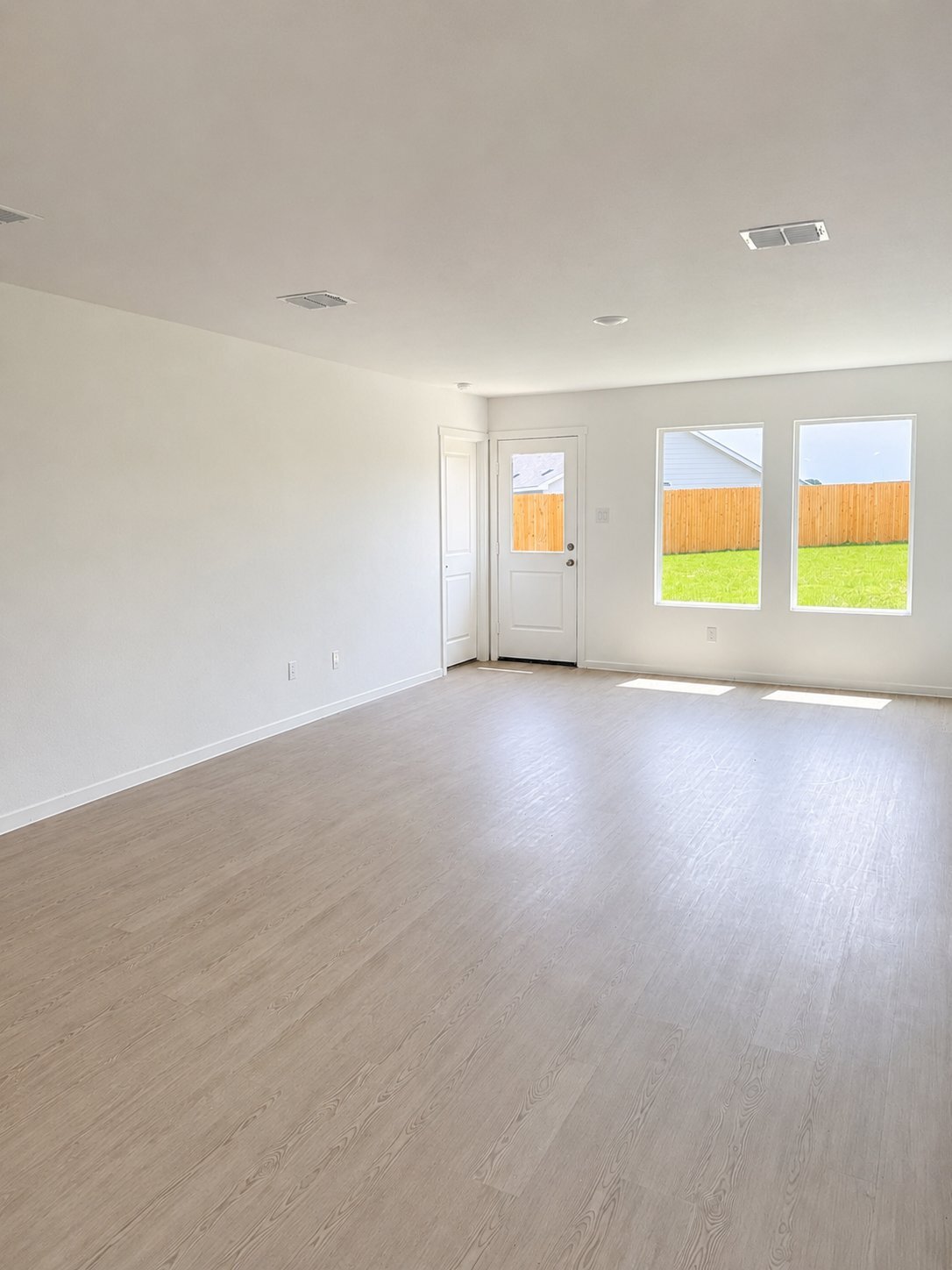 Building Photo - 427 Bower Dr