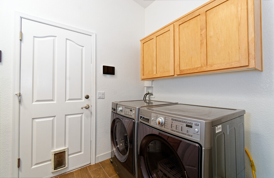 Laundry room to garage - 11333 Desert Trailways Ln