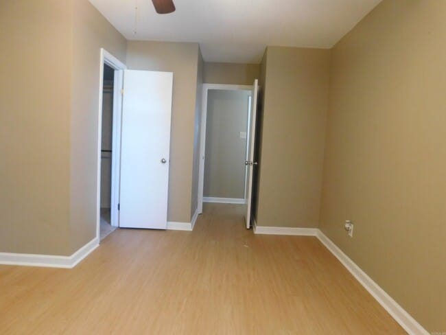 Building Photo - 12721 Valleywood Dr