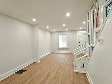 Building Photo - 4441 N Chadwick St