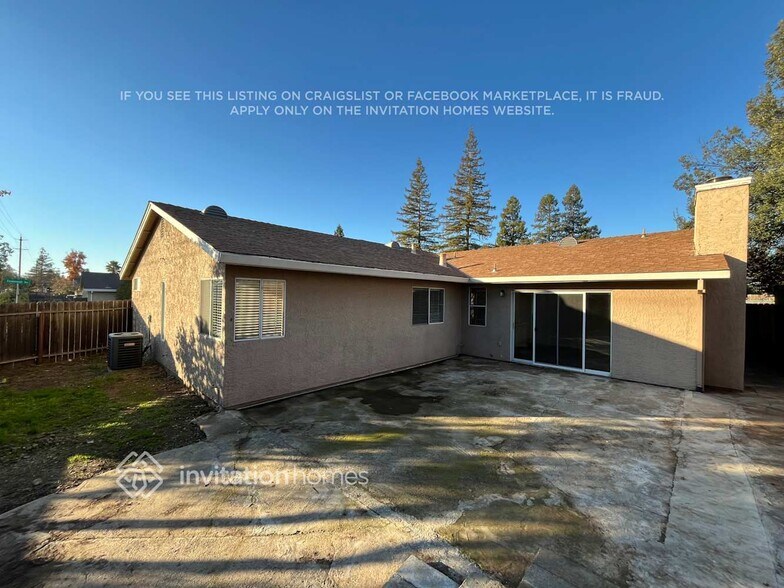 Building Photo - 529 Oakborough Ave