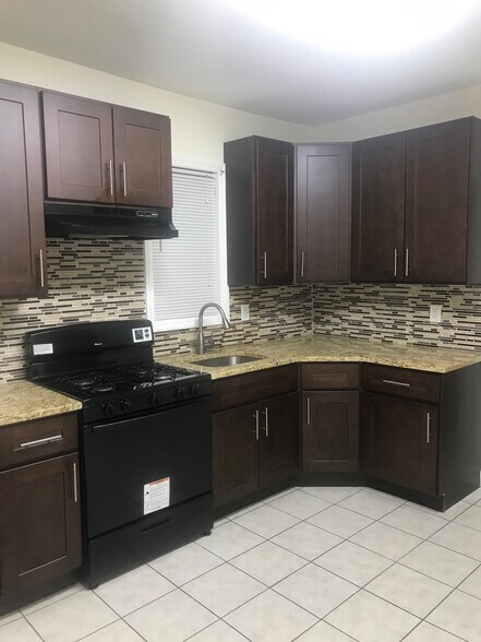 Building Photo - 20 Governor St