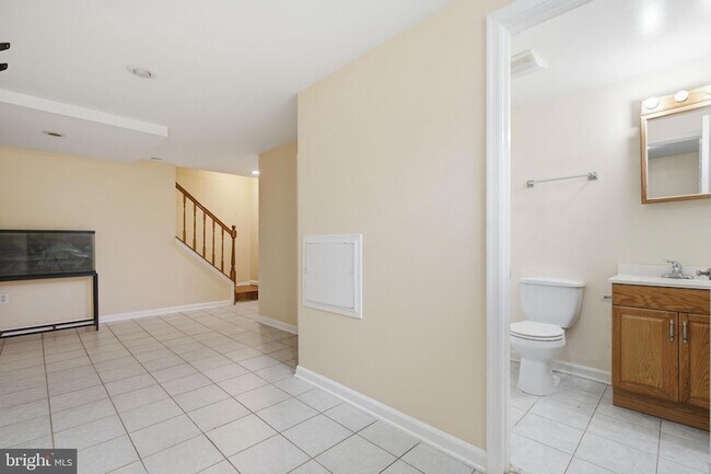 Building Photo - 10205 Balsamwood Dr
