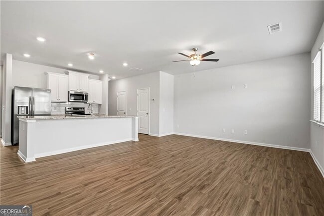 Building Photo - 424 Whitetail Cir