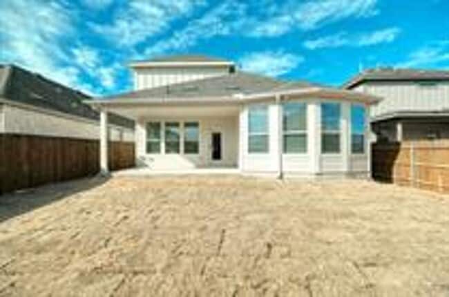 Primary Photo - 208 Bella Luna Way