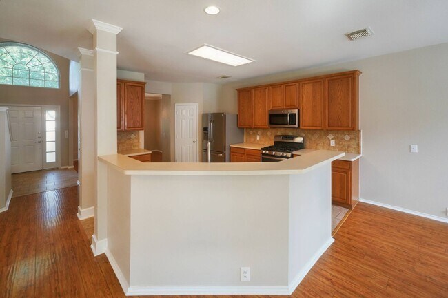 Building Photo - 4736 Green Bluff Dr