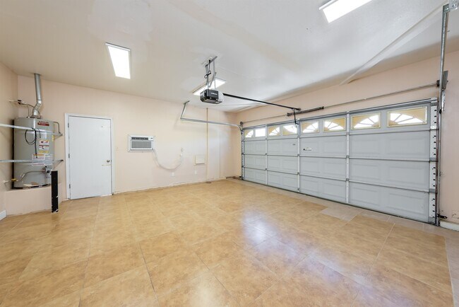 Building Photo - 5857 W Millbrae Ave