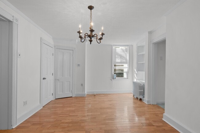 Building Photo - 637 36th St