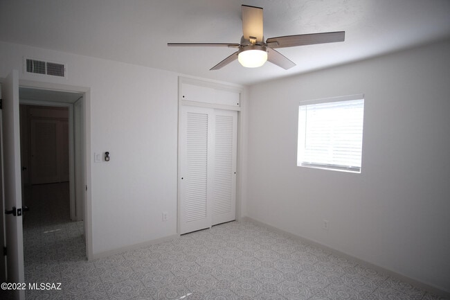 Building Photo - 2743 N Park Ave