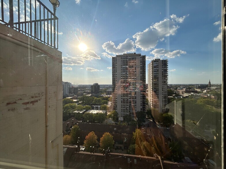 Building Photo - 1350 N Dearborn St