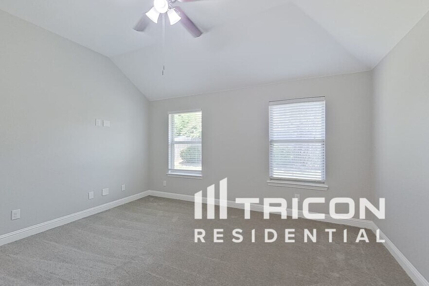 Building Photo - 214 Old Spanish Trail
