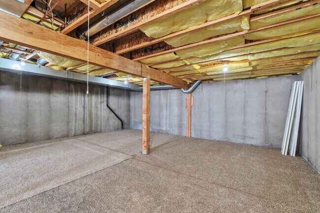 Building Photo - 426 W 2700 S