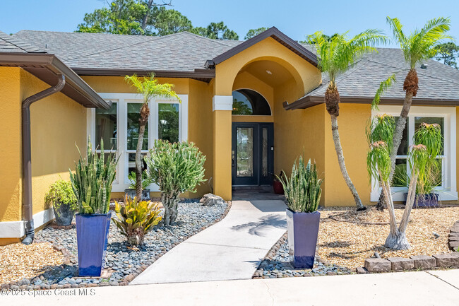 Building Photo - 3789 Peacock Dr
