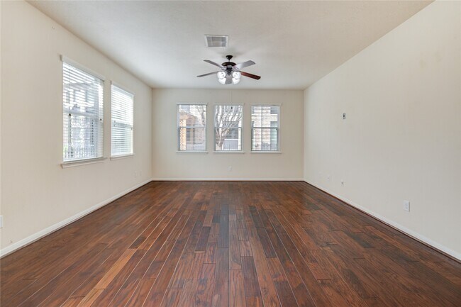 Building Photo - 8422 Sunset Loch Dr