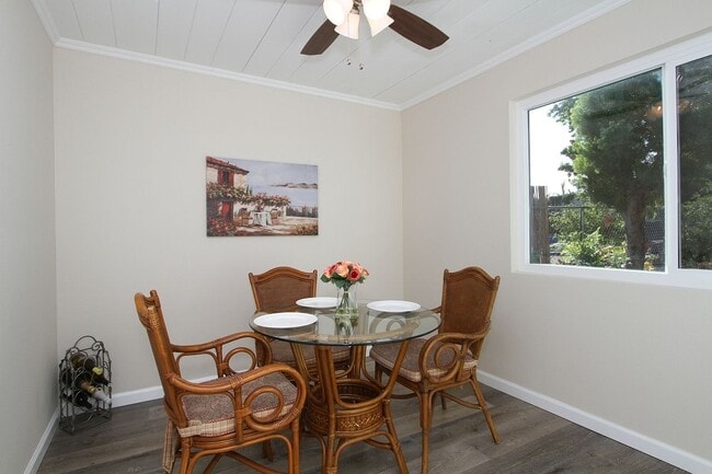 Building Photo - 1643 Peacock Blvd