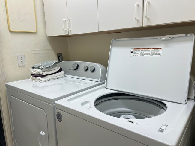 Building Photo - Fabulous Newly Available Rental-$2200/Annual; $4200/Seasonal