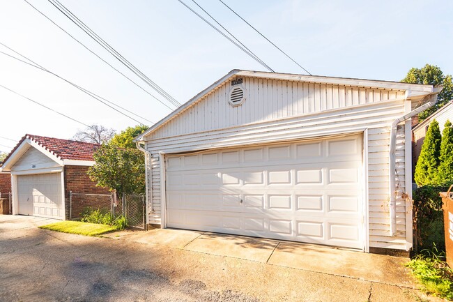 Building Photo - 6209 Loran Ave