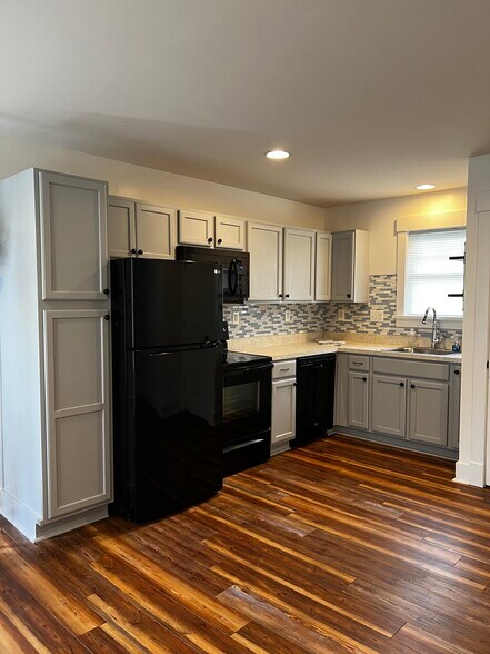 Building Photo - 116 Daisy Ln