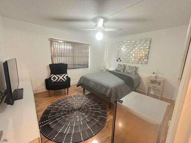 Building Photo - 2504 Antigua Terrace