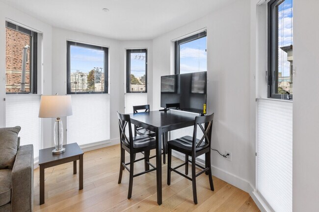 Building Photo - 1363 Minna St