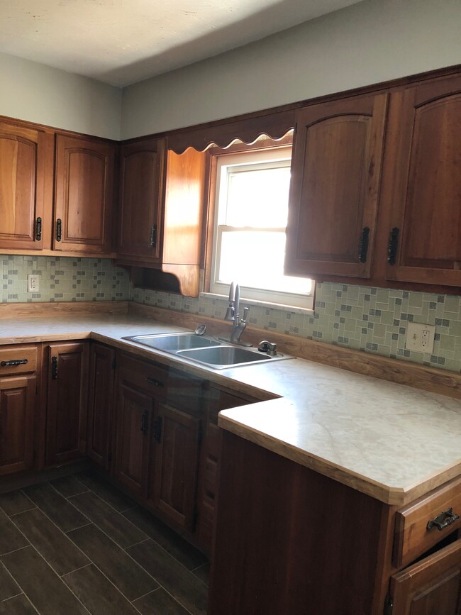 Kitchen - 352 N 10th St