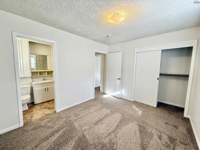 Building Photo - 4131 Moffett Ave