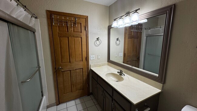 Building Photo - 8700 Loch Lomond Blvd