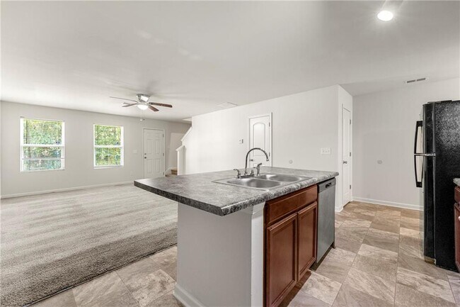 Building Photo - 2383 Hackamore Dr