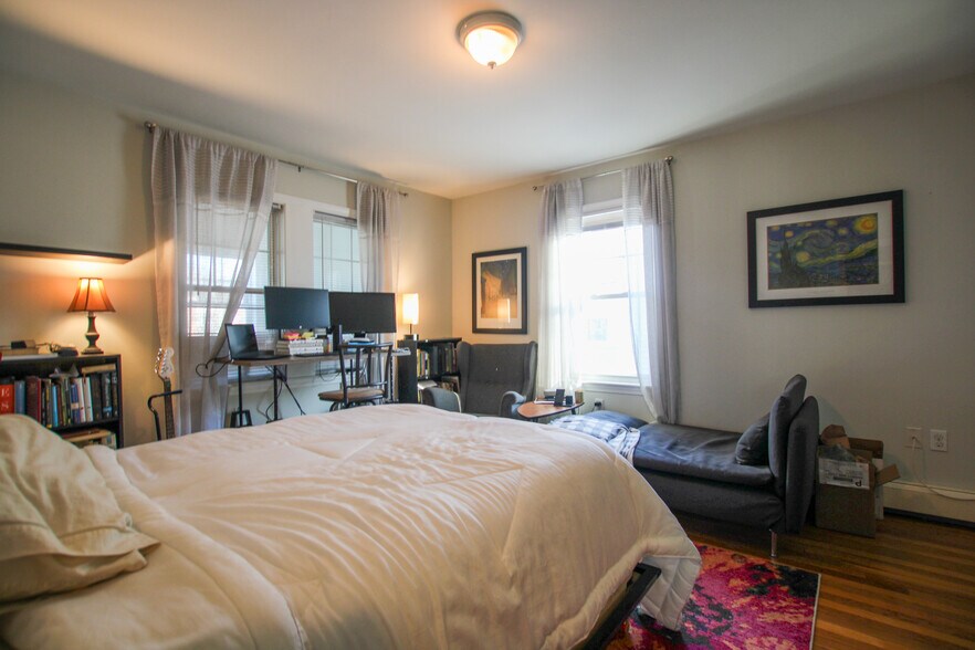 Building Photo - 58 Turner St