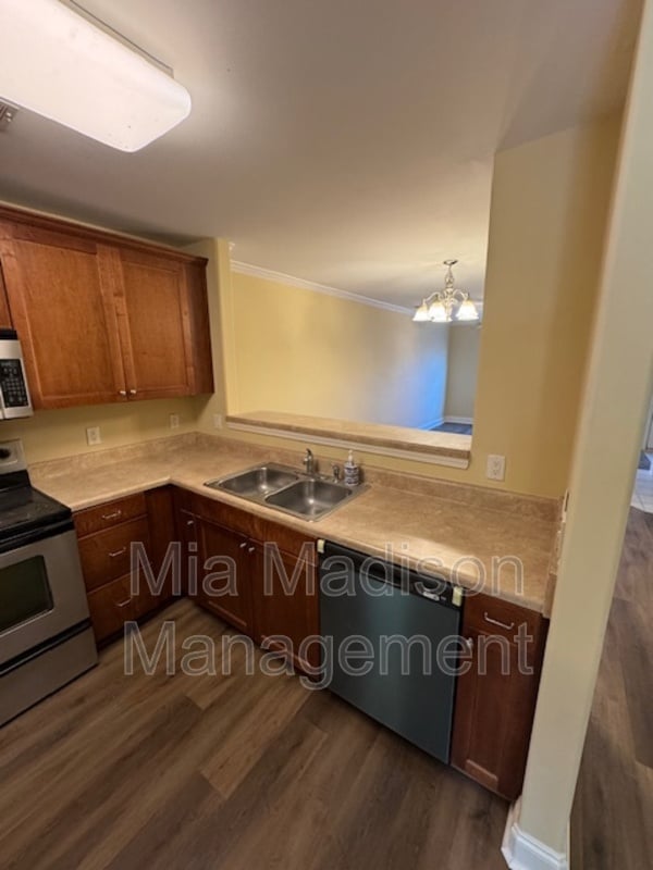 Building Photo - 14 Winter Lake Cir