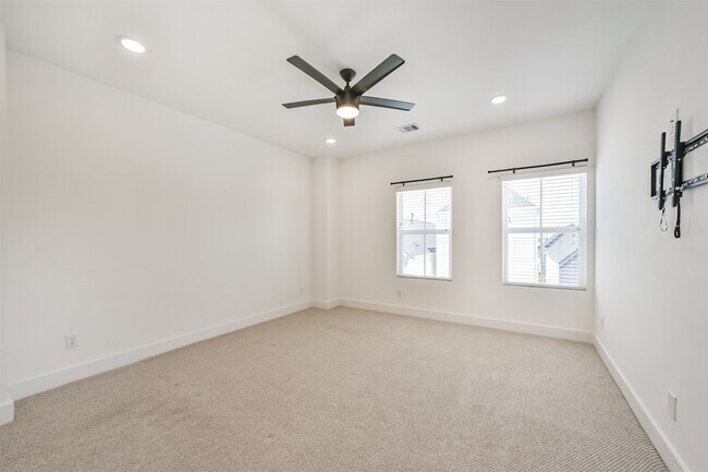 Building Photo - 8321 Springwood Cyn Ln