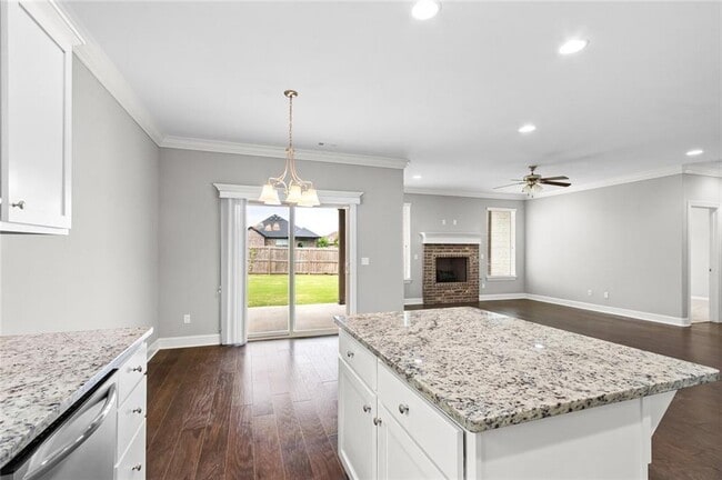 Building Photo - 4400 SW Eggersway Pl