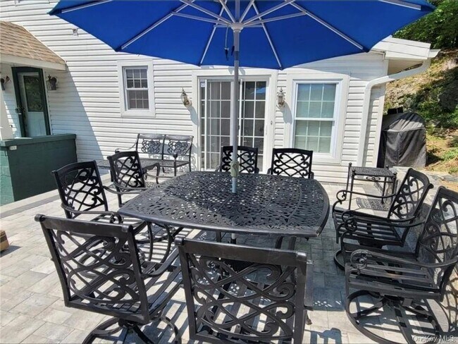 Building Photo - 32 Cherry St