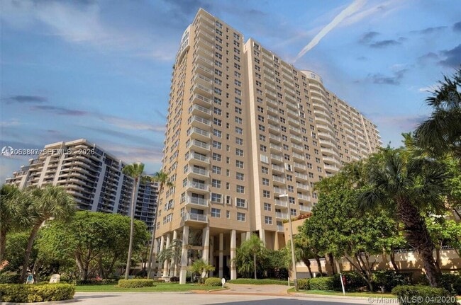 Building Photo - 770 Claughton Island Dr