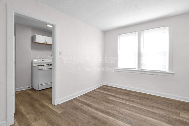 Building Photo - 940 Geers Ave