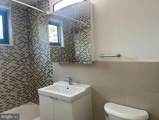 Building Photo - 1200 S Arlington Ridge Rd